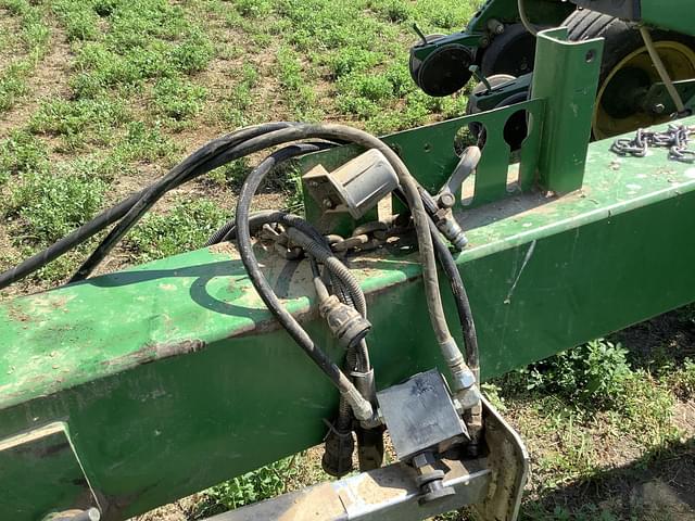 Image of John Deere 1760 equipment image 1