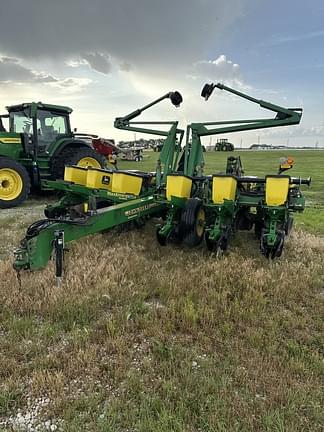 Image of John Deere 1760 equipment image 1