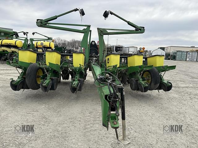 Image of John Deere 1760 equipment image 3