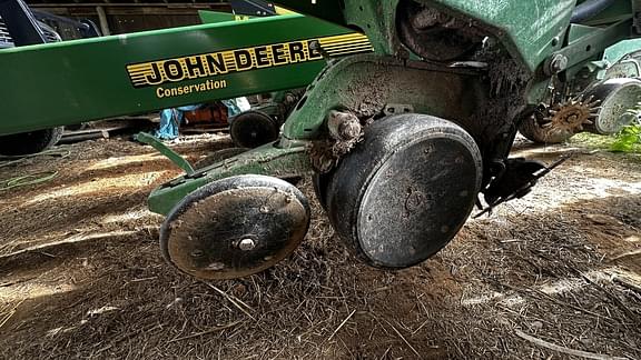Image of John Deere 1760 equipment image 4