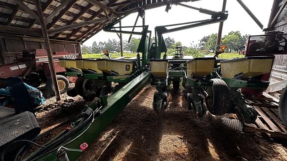 Image of John Deere 1760 Primary image