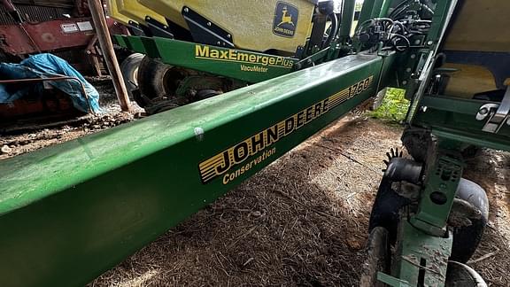 Image of John Deere 1760 equipment image 2