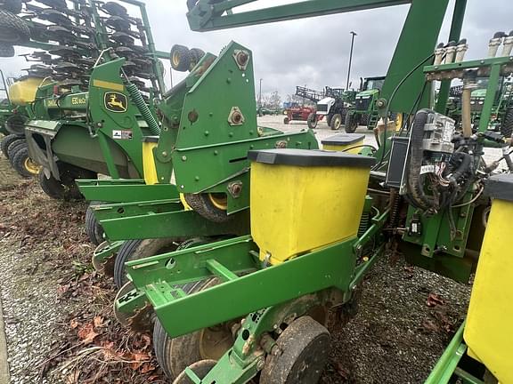 Image of John Deere 1760 equipment image 4