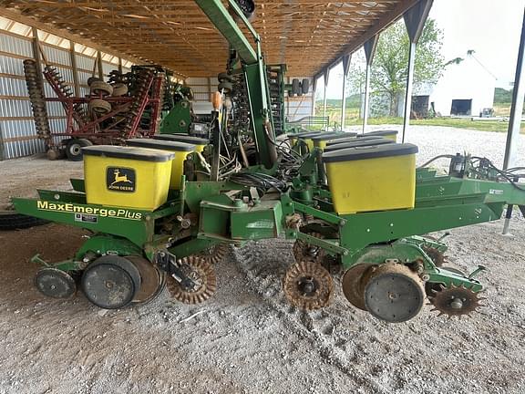 Image of John Deere 1760 equipment image 2