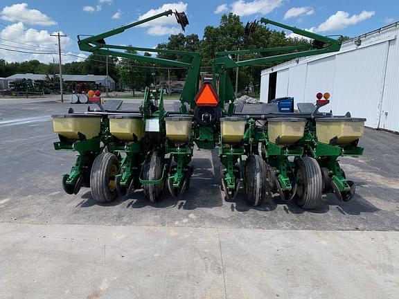 Image of John Deere 1760 equipment image 3
