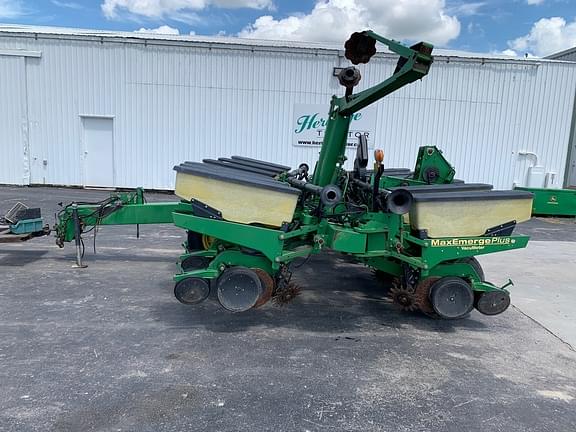 Image of John Deere 1760 equipment image 1