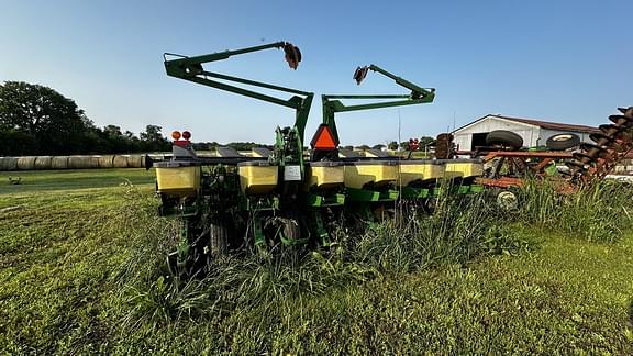 Image of John Deere 1760 equipment image 4