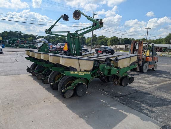 Image of John Deere 1760 equipment image 4