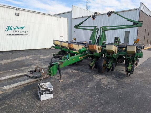1997 John Deere 1760 Equipment Image0