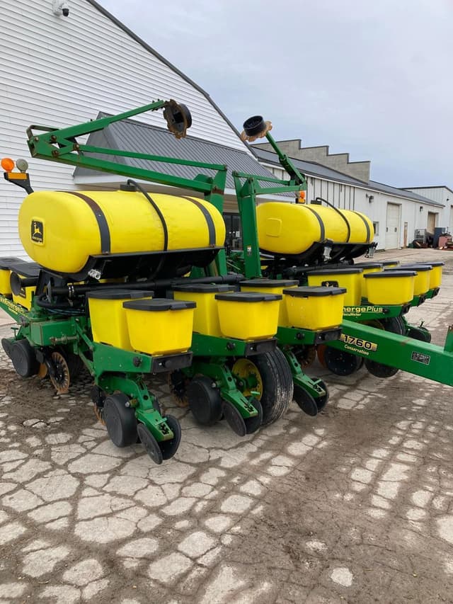 Image of John Deere 1760 equipment image 2
