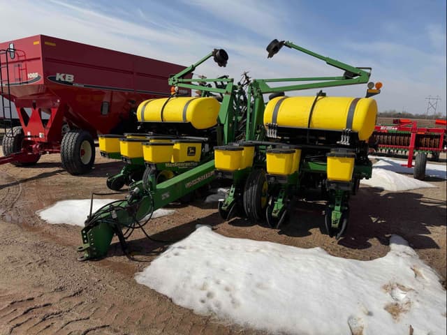 Image of John Deere 1760 equipment image 3