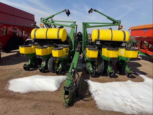 Image of John Deere 1760 equipment image 4