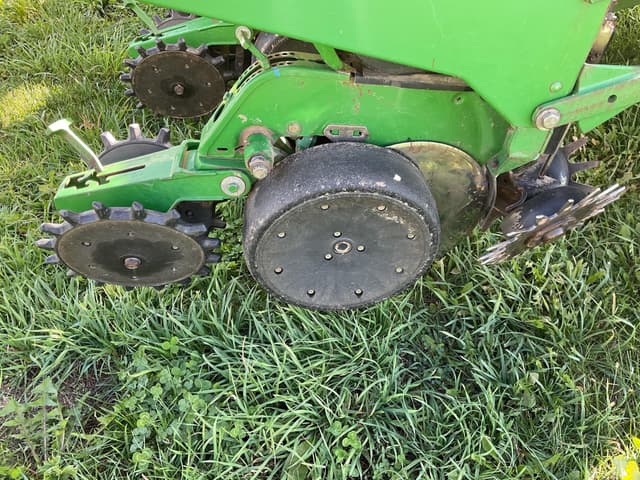 Image of John Deere 1760 equipment image 3