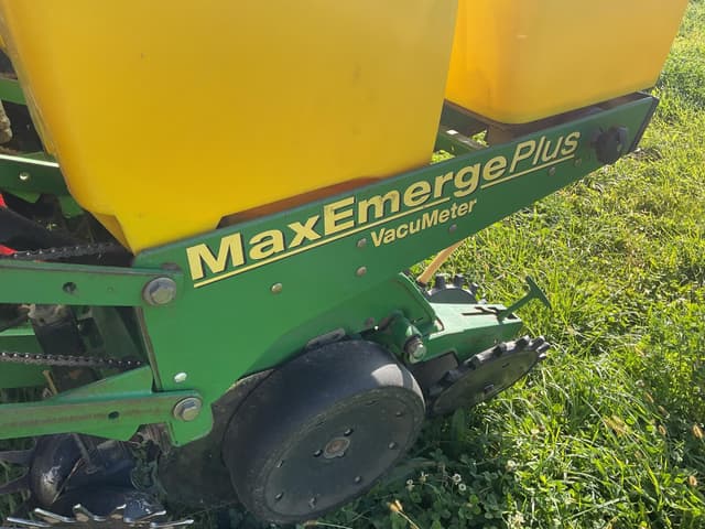 Image of John Deere 1760 equipment image 2