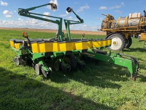 1997 John Deere 1760 Image