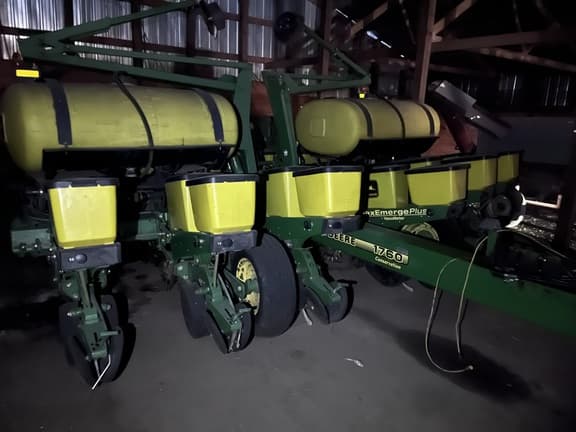 Image of John Deere 1760 Primary image