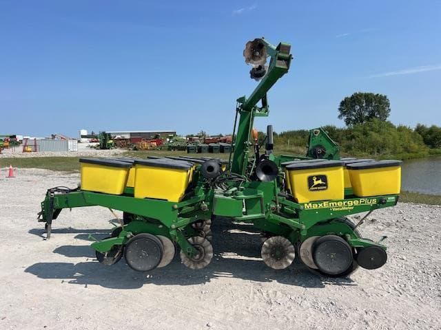 Image of John Deere 1760 equipment image 2