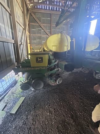 Image of John Deere 1770 equipment image 3