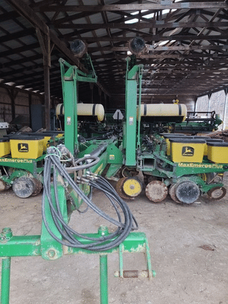 Main image John Deere 1770