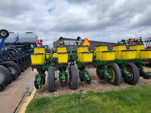 Image of John Deere 1770 equipment image 1