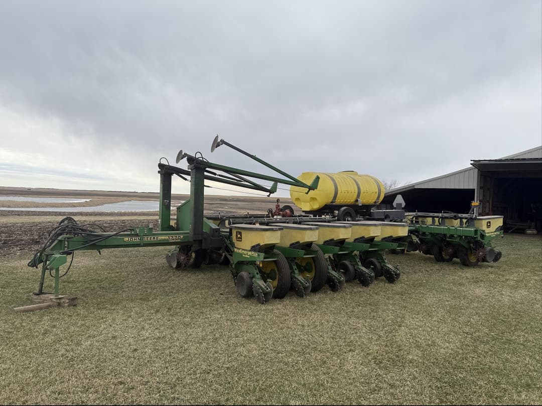 Image of John Deere 1770 Primary image