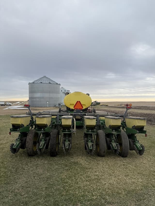 Image of John Deere 1770 equipment image 3