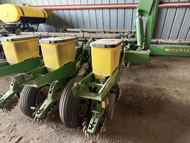 Image of John Deere 1770 equipment image 2