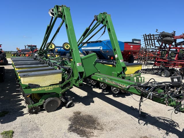 Image of John Deere 1770 equipment image 2