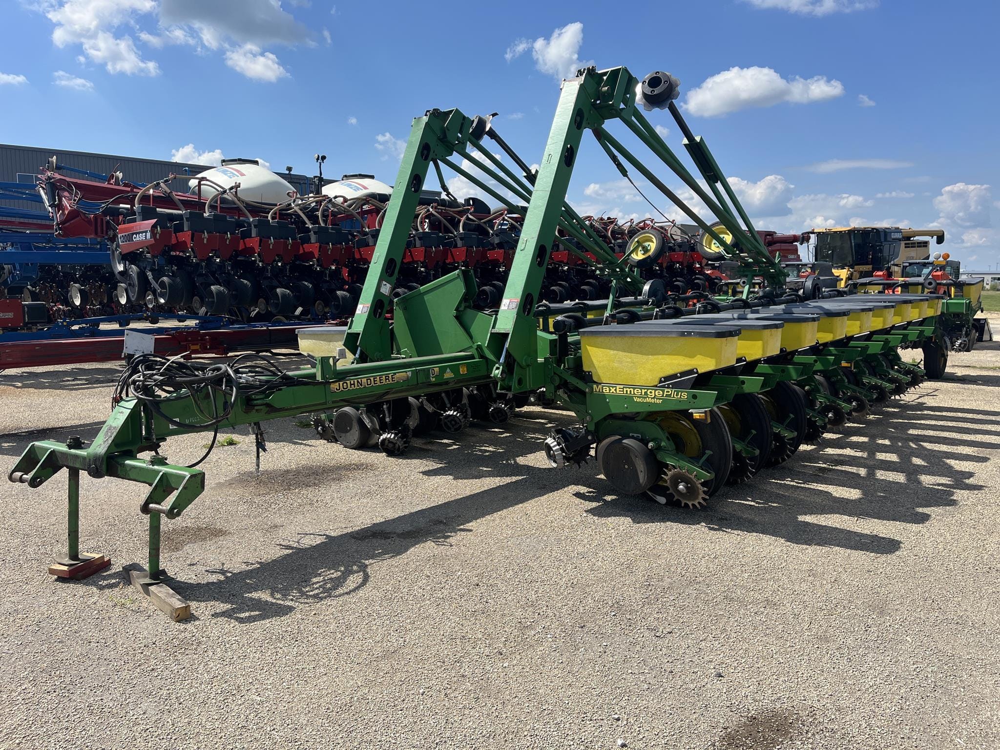 1997 John Deere 1770 Equipment Image0