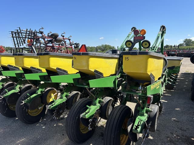 Image of John Deere 1770 equipment image 3