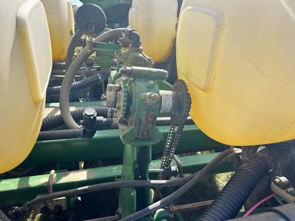 Image of John Deere 1770 equipment image 3