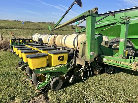 1997 John Deere 1770 Equipment Image0