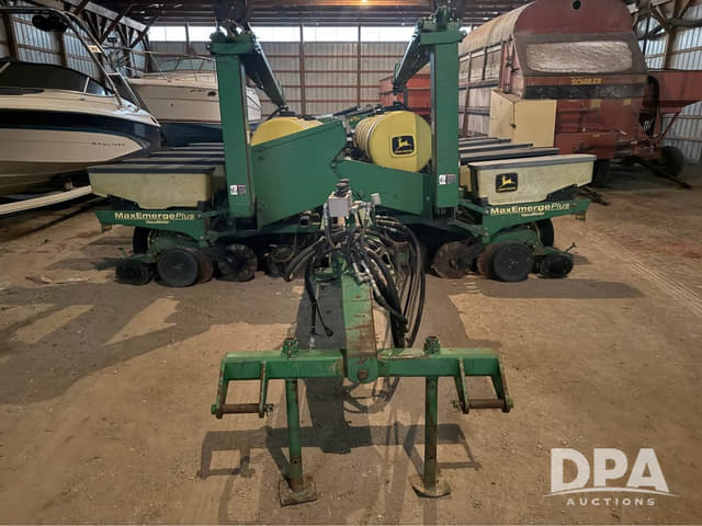 Image of John Deere 1770 equipment image 2