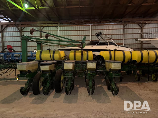 Image of John Deere 1770 equipment image 4