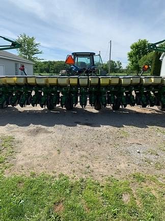 Image of John Deere 1780 equipment image 1