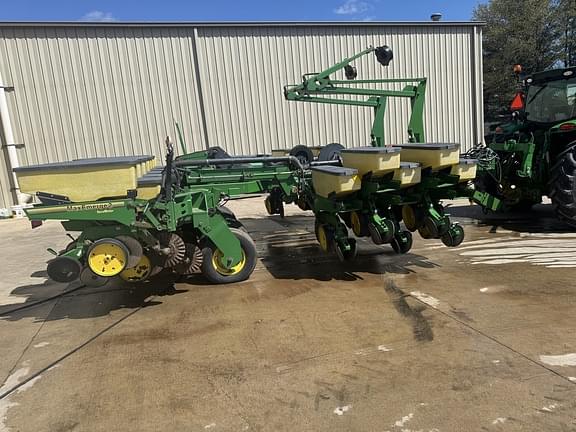 Image of John Deere 1780 equipment image 2