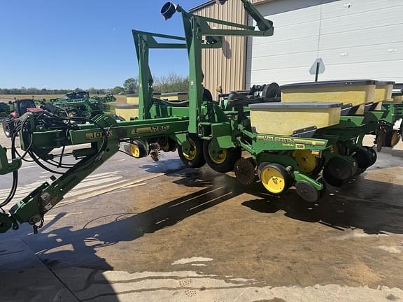 Image of John Deere 1780 equipment image 4