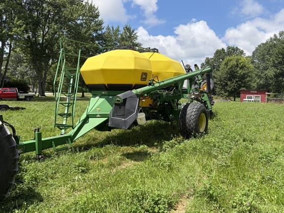 Image of John Deere 1850 equipment image 1