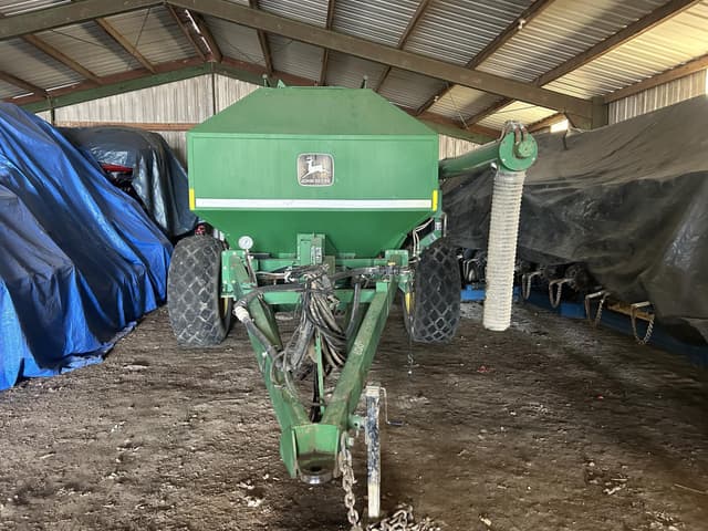 Image of John Deere 1850 equipment image 1