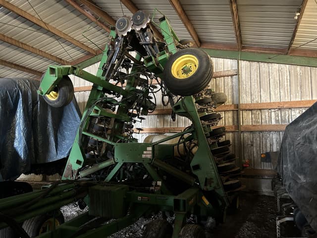 Image of John Deere 1850 equipment image 2