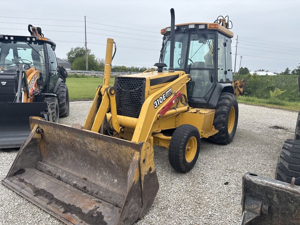 1997 John Deere 310E Equipment Image0