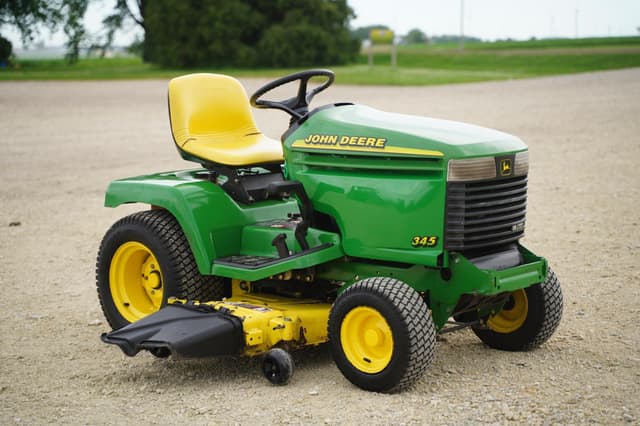 Image of John Deere 345 equipment image 2