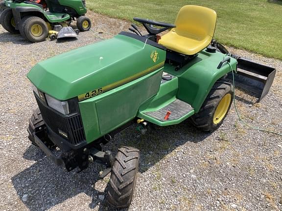 Image of John Deere 425 Primary image
