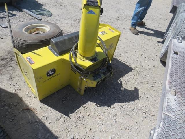Image of John Deere 425 equipment image 3
