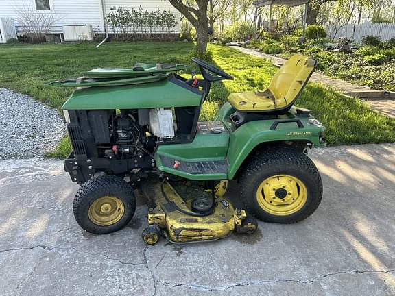 Image of John Deere 425 equipment image 1