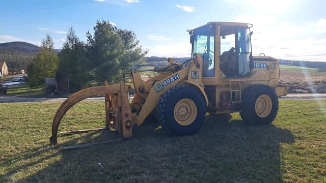 Image of John Deere 444H equipment image 4