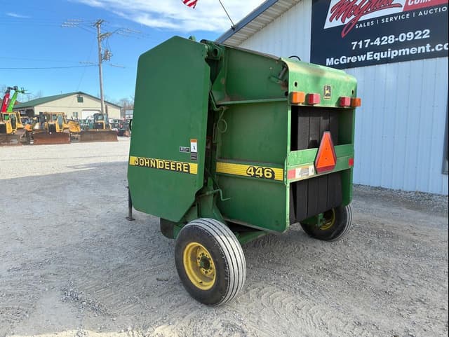 Image of John Deere 446 equipment image 3