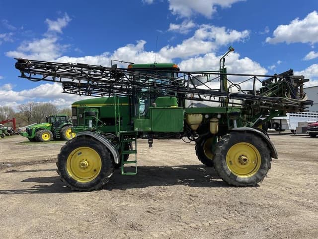 Image of John Deere 4700 equipment image 1