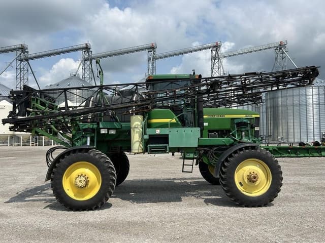 Image of John Deere 4700 equipment image 3