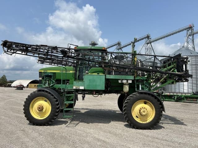 Image of John Deere 4700 equipment image 2
